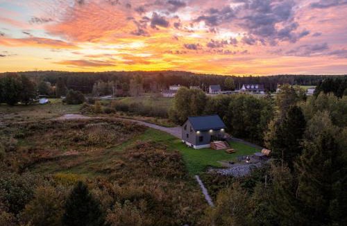 Mauricie Ski Chalet | Batiscan - Waterfront Private Spa & Sauna