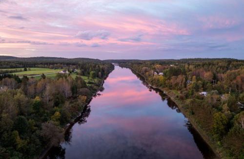 Mauricie Ski Chalet | Batiscan - Waterfront Private Spa & Sauna