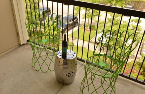 Mid City South Condo | Baton Rouge Condo With Resort Atmosphere With Custom Decor, Sleeps 2