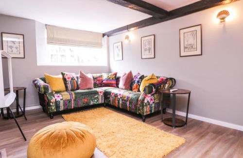 Maidstone House | Battel Hall Cottage