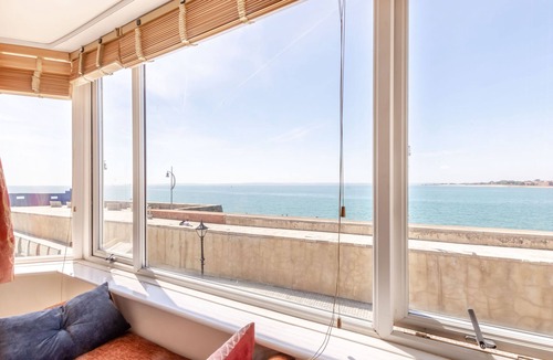 Old Portsmouth Cottage | Battery House