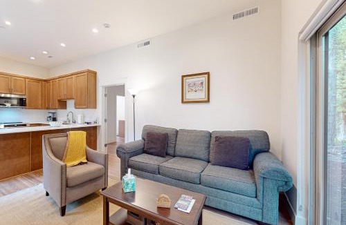 Rollingbay House | Battle Point Paradise