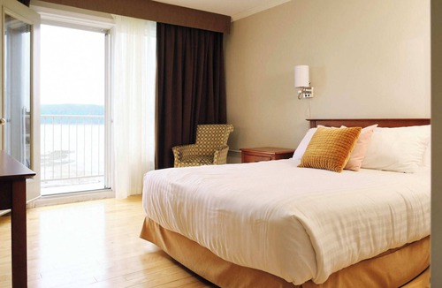 La Baie Hotel | Battures Hotel Fjord Saguenay