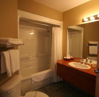 La Baie Hotel | BATTURES Hotel Fjord Saguenay