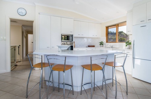 Penneshaw House | Baudin House