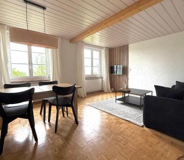 Bolligen Apartment | Bauernhaus mit Traumblick über Bern