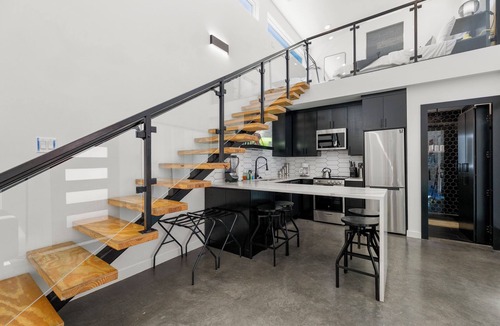 Greater East End Apartment | Bauhaus loft in the EE - 3 km from FIFA Fest