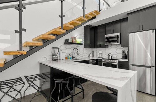 Greater East End Apartment | Bauhaus loft in the EE - 3 km from FIFA Fest