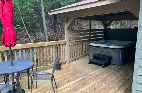 Sautee Nacoochee Cabin | Bavarian Hideaway 25