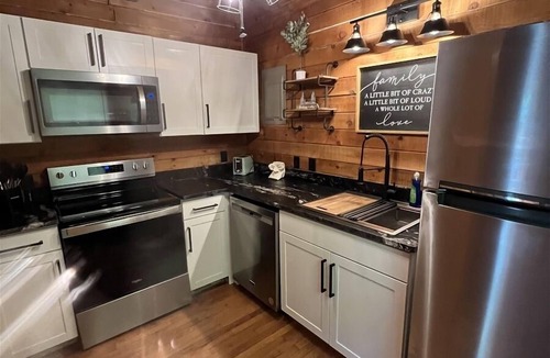 Sautee Nacoochee Cabin | Bavarian Hideaway 44