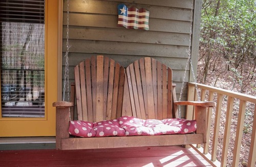 Sautee Nacoochee Cabin | Bavarian Hideaway 24