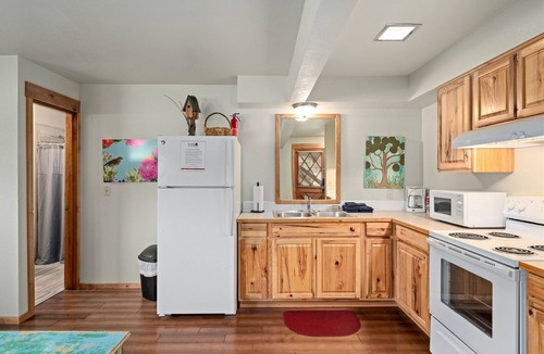 Leavenworth Condo | Bavarian Suites, #23 | 1 Bed, 1 Bath