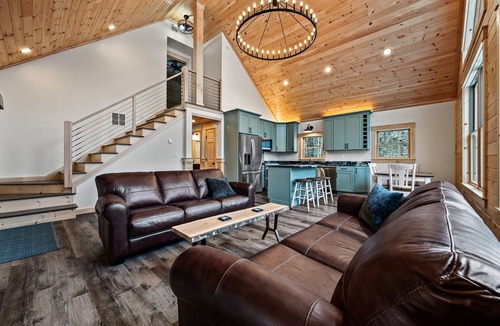 Rangeley Plantation House | Baxter's Hideout | Snowmobile & ATV Access