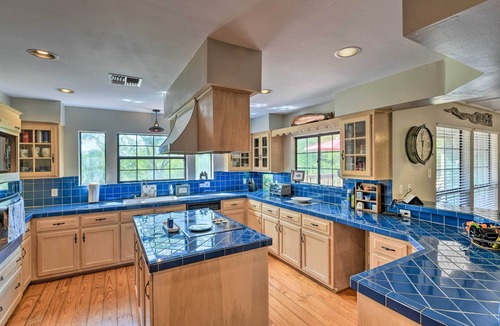 Long Mott House | Bay Access & Dock: Riverfront Tivoli Escape