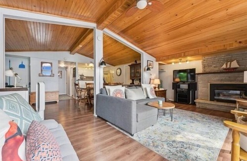 Colpoys Bay House | Bay And Birch | WATERFRONT + Dock