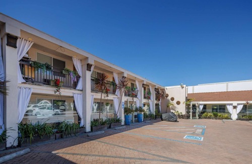 Millbrae Hotel | Bay Area Escape | 2 Doubles + Free Breakfast & Parking