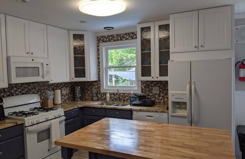 Town Bank House | Bay Beach Bungalow- 18 Pinewood Road