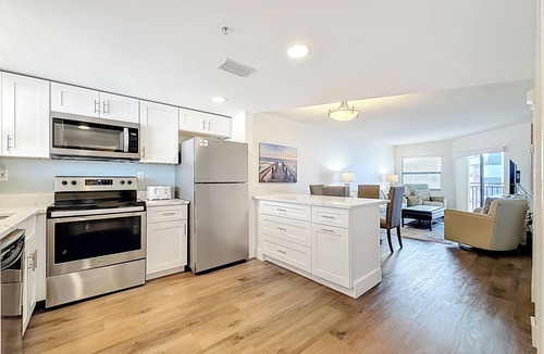 Belle Vista Condo | Bay, Beach + Pool Views | Luxurious 2 Bedroom