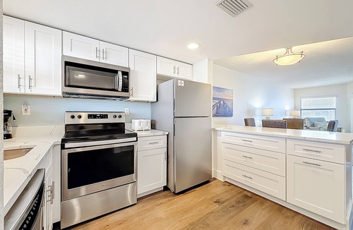 Belle Vista Condo | Bay, Beach + Pool Views | Luxurious 2 Bedroom