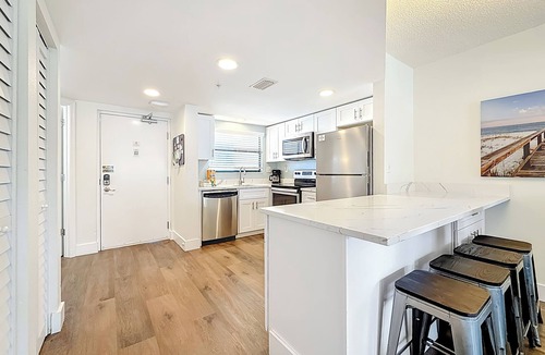 Belle Vista Condo | Bay, Beach + Pool Views | Luxurious 2 Bedroom
