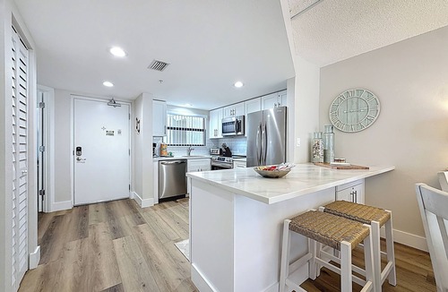 Belle Vista Condo | Bay & Beach Views | 2 Bedroom Coastal Getaway