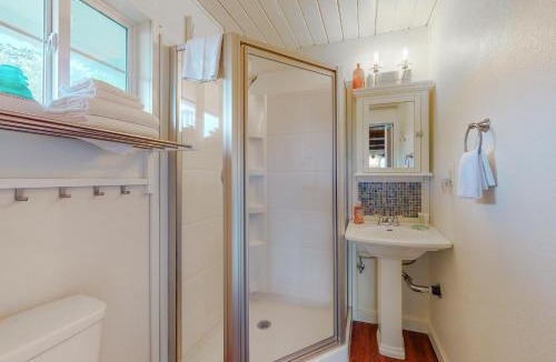 Winchester Bay Apartment | Bay Bliss #2