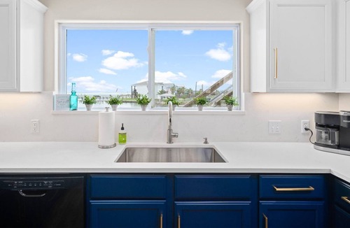 Rockport House | Bay Bliss | Private Pool + Lighted Dock!