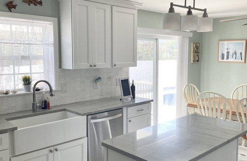 Town Bank House | Bay Block with in-ground heated Salt Water Pool opens mid April