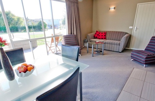 Cooks Beach Apartment | Bay Breeze Accommodation