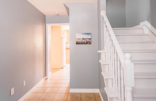 Sarnia House | Bay Breeze Cottage - Steps from Lake Huron