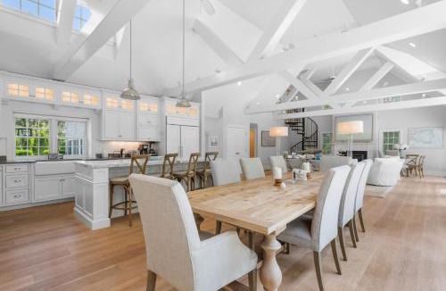 Centerville House | Bay Breeze Escape—Pool, Game Room Views
