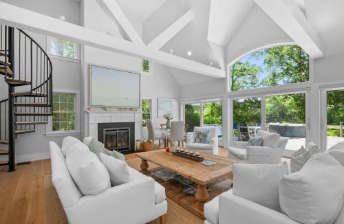 Centerville House | Bay Breeze Escape—Pool, Game Room Views