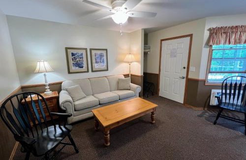 Ephraim Hotel | Bay Breeze Resort