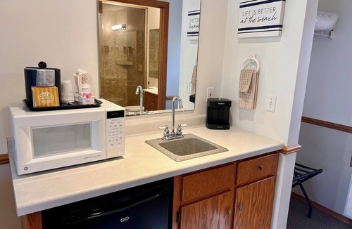 Ephraim Hotel | Bay Breeze Resort