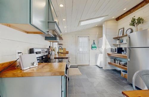 Boothbay Harbor House | Bay Cabin
