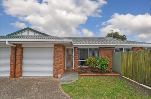 Pialba House | Bay Central Hideaway