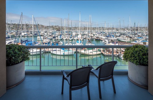 La Playa Hotel | Bay Club Hotel & Marina