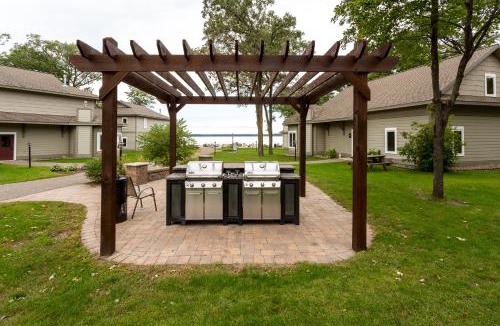 Nisswa Apartment | Bay Colony Unit 763- Lower
