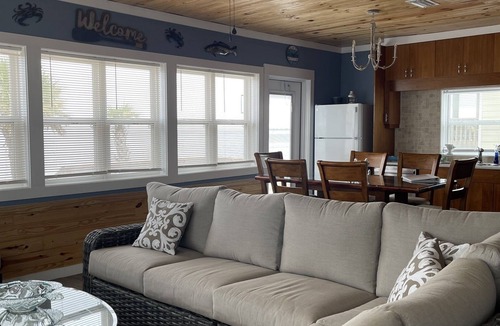 Fort Morgan Pines House | Bay Dream ,Bay Front Cabin,Pet Friendly,150' Fishing Pier
