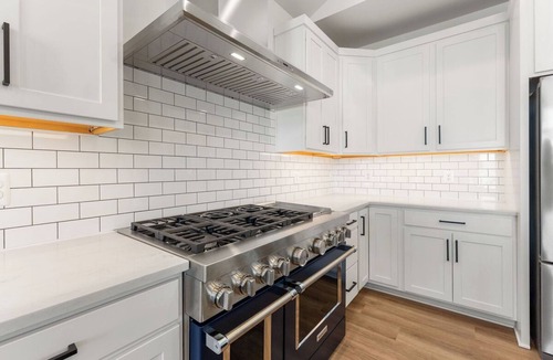 Mount Holly House | Bay Dreaming | Waterfront Retreat with Swim Spa & Stunning Sunset Views