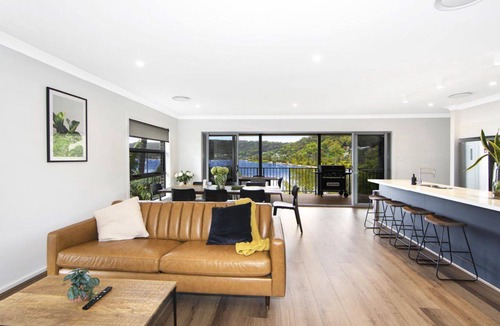 Tascott House | Bay Edge @ Tascott, TOP NOTCH