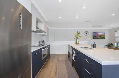 Tascott House | Bay Edge @ Tascott, TOP NOTCH