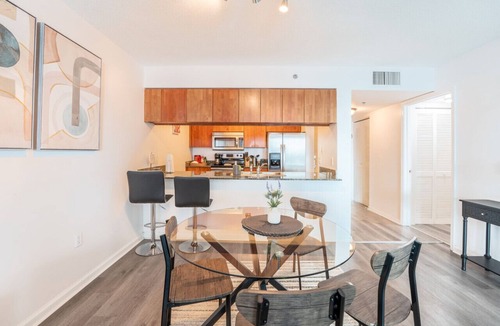 Brickell Apartment | Bay Front Highrise Oasis in Brickell