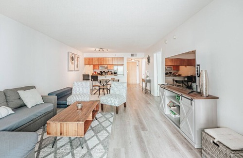 Brickell Apartment | Bay Front Highrise Oasis in Brickell