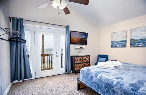 Port Lavaca House | Bay Front Home with Spectacular Sunrise Views