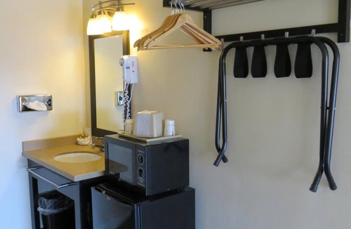 Westside Santa Cruz Hotel | Bay Front Inn Santa Cruz