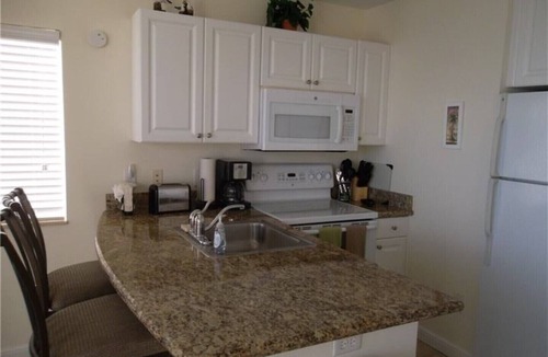 St. Petersburg Condo | Bay Front Property with Amazing View