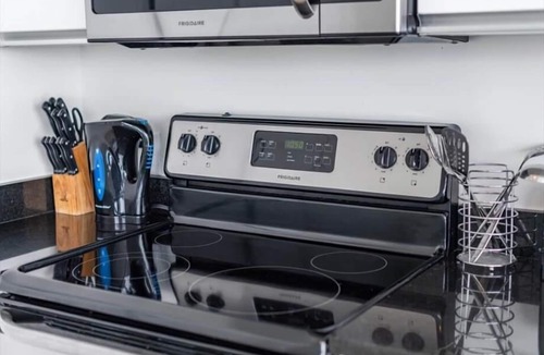 North Beach Apartment | Bay Front | Sweeping Bay Views | Upscale Amenities | Miami Beach