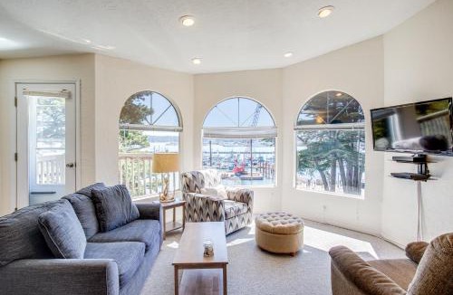 Historic Bayfront House | Bay Front Views! Shopping, Restaurants! Museums! Unit 4