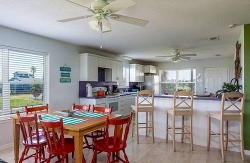 Galveston House | BAY HARBOR BIG HOUSE